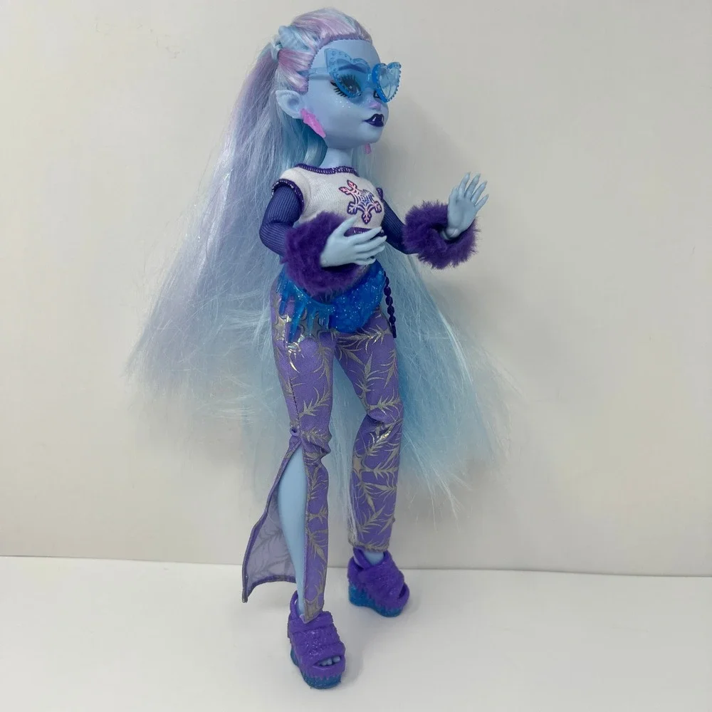 Monster High Abbey Bominable G3 Doll Blue‎ Purple WinMattelter Snowflake Fashion
